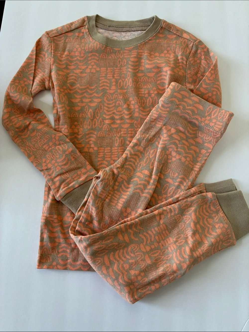 Charlie & Scout Kids 4pc Piece Animal Print Pajama Set - Size 5- never worn